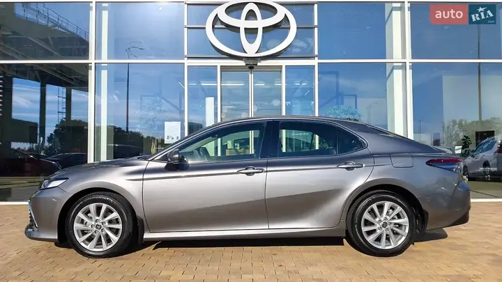 Toyota Camry 2024 photo 3