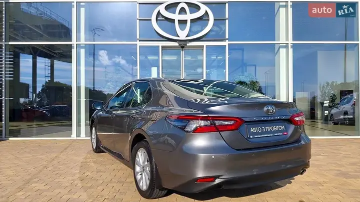 Toyota Camry 2024 photo 2