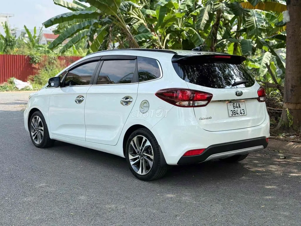 Kia Rondo 2019 photo 4
