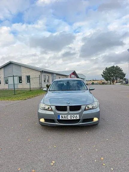BMW 320I