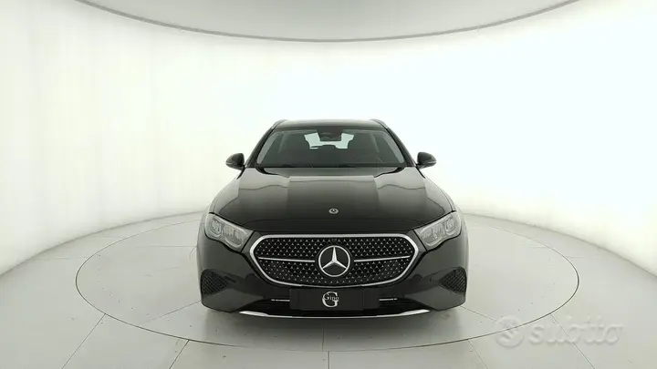 Mercedes-Benz E-Class 2025 photo 2