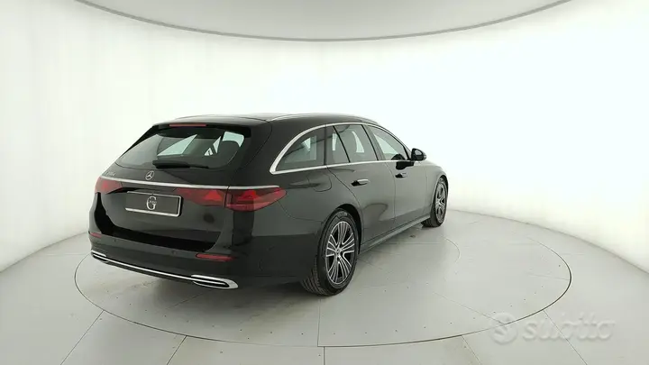 Mercedes-Benz E-Class 2025 photo 3