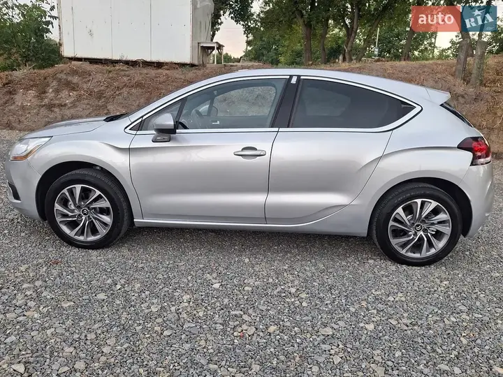 Citroen Ds4 2011 photo 4