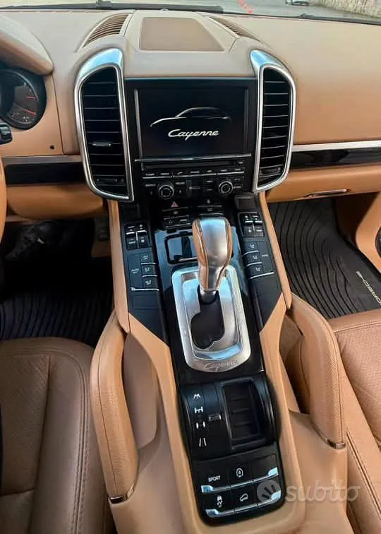 Porsche Cayenne 2012 photo 4