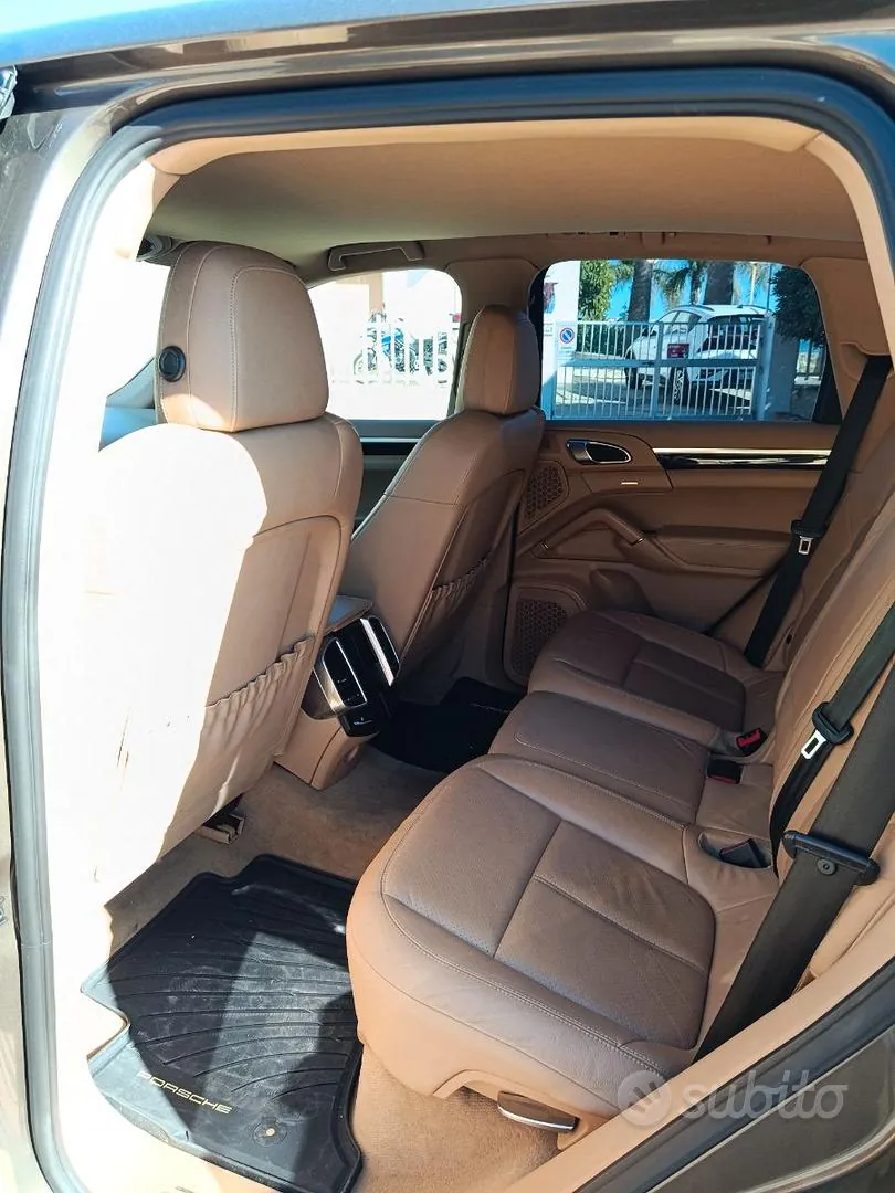 Porsche Cayenne 2012 photo 5
