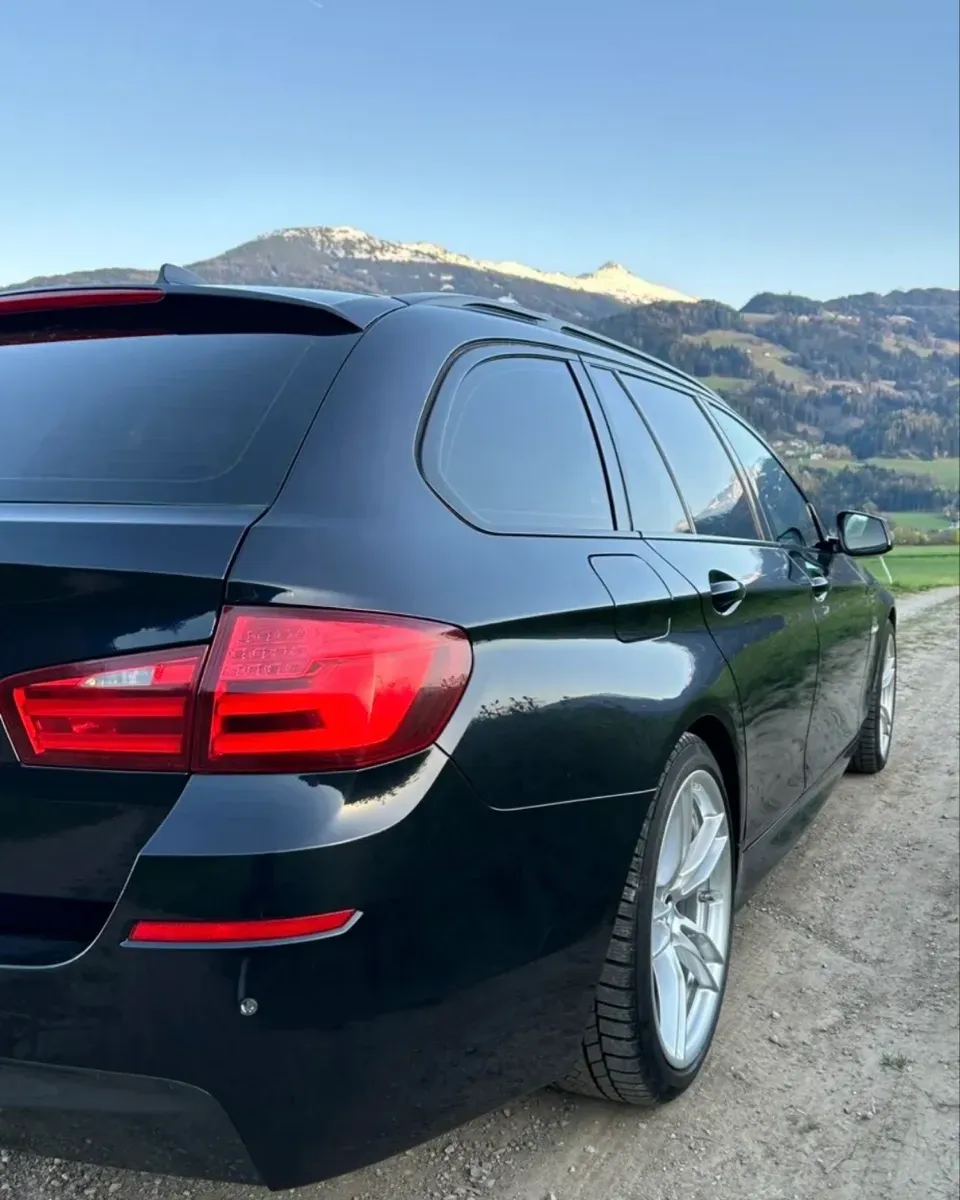 BMW 5 Series 2012 photo 2