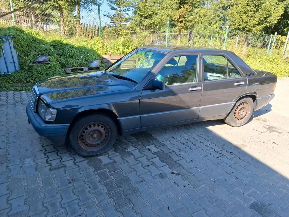 Mercedes-Benz 190