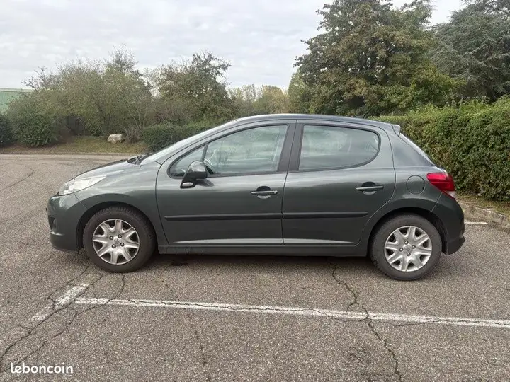 Peugeot 207 2010 photo 5