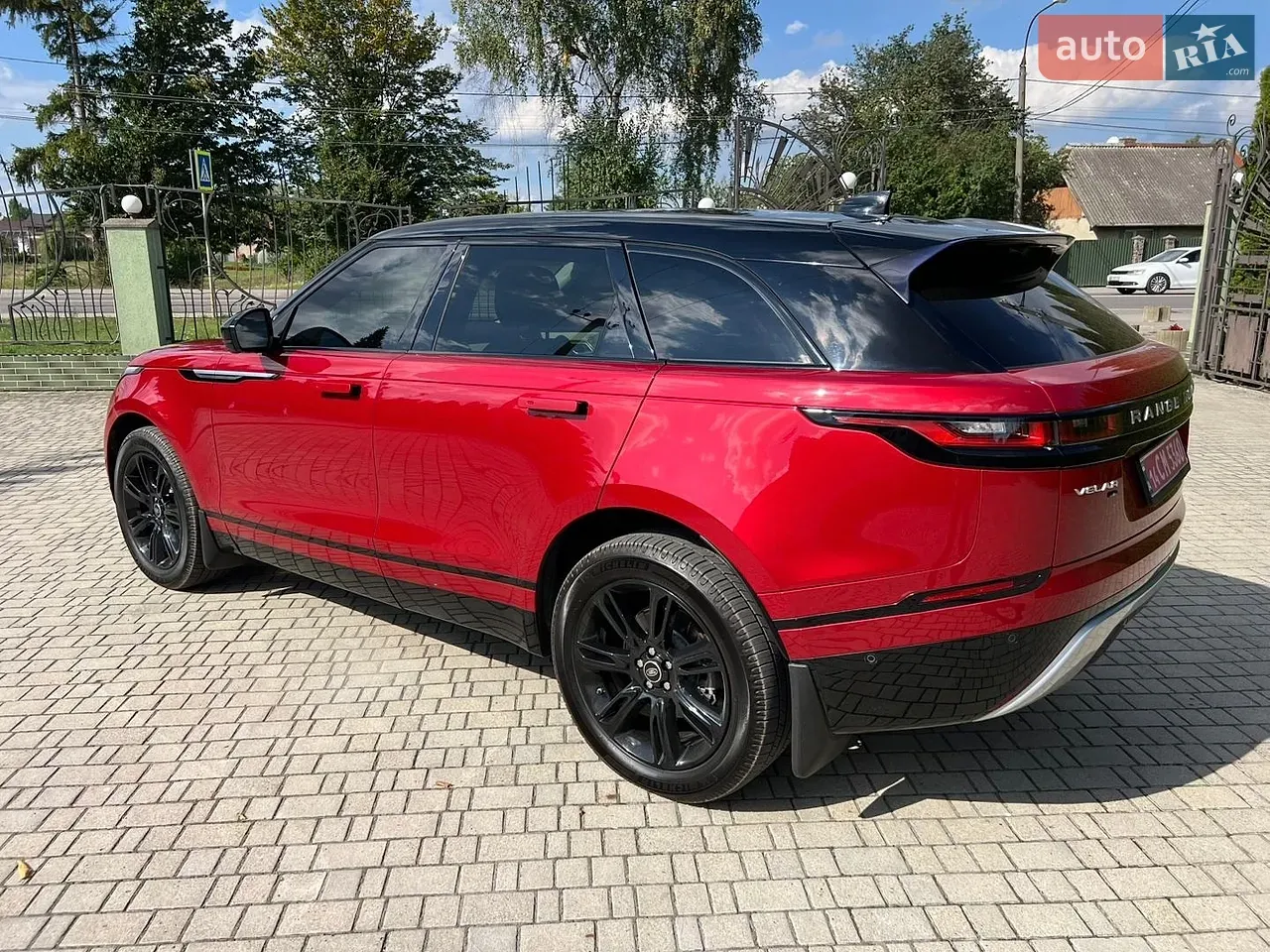 Land Rover Range Rover Velar 2021 photo 3