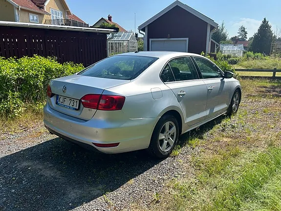 Volkswagen Jetta 2012 photo 2