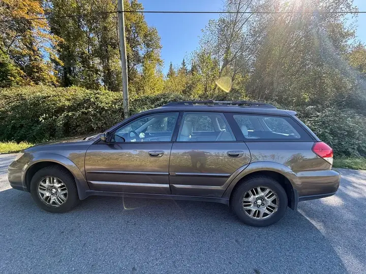 Subaru Outback 2008 photo 4