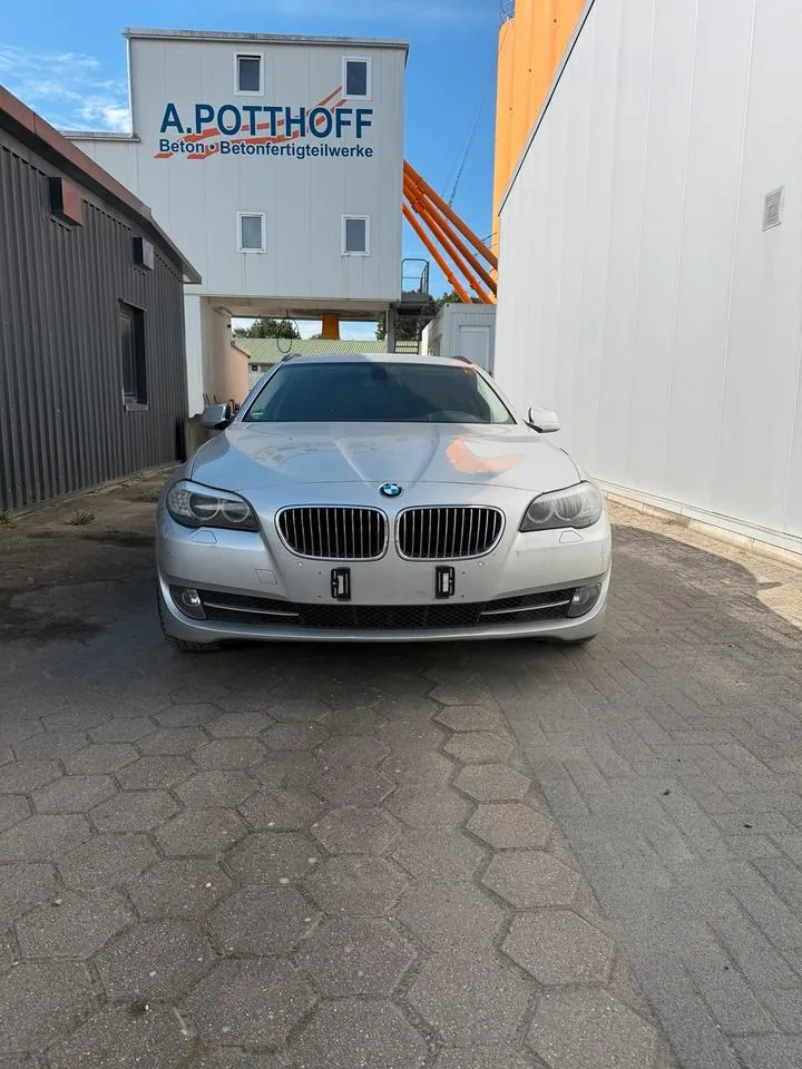 BMW F11 525D