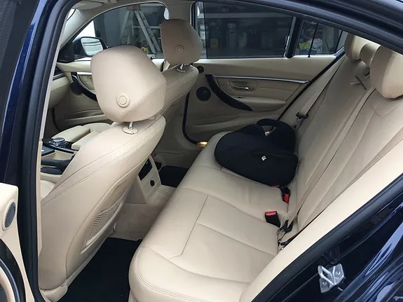 BMW 330I 2016 photo 3