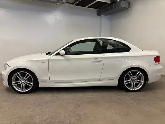 BMW 125I 2009 photo 3