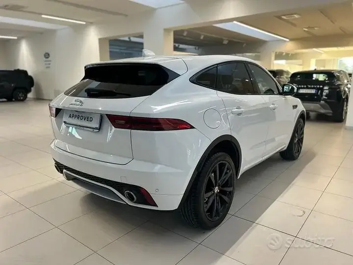 Jaguar E-Pace 2019 photo 2