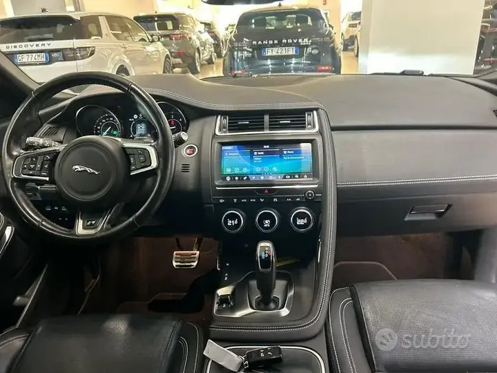 Jaguar E-Pace 2019 photo 4