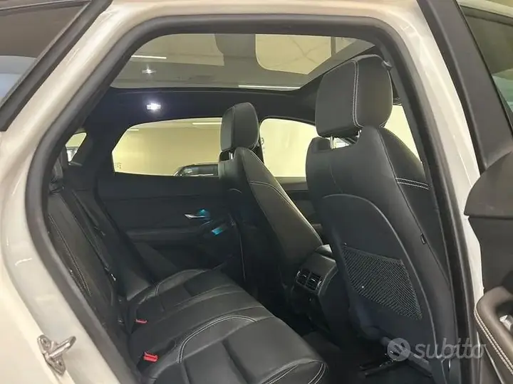 Jaguar E-Pace 2019 photo 5