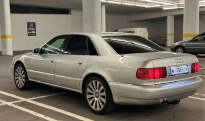 Audi A8 2000 photo 2