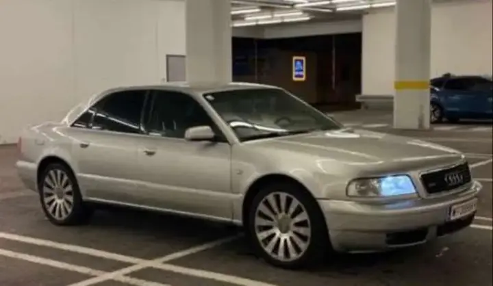 Audi A8 2000 photo 3