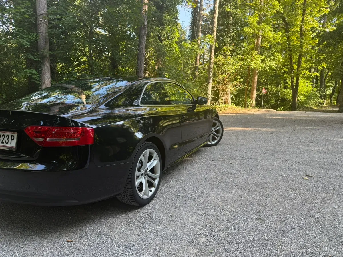 Audi A5 2010 photo 3