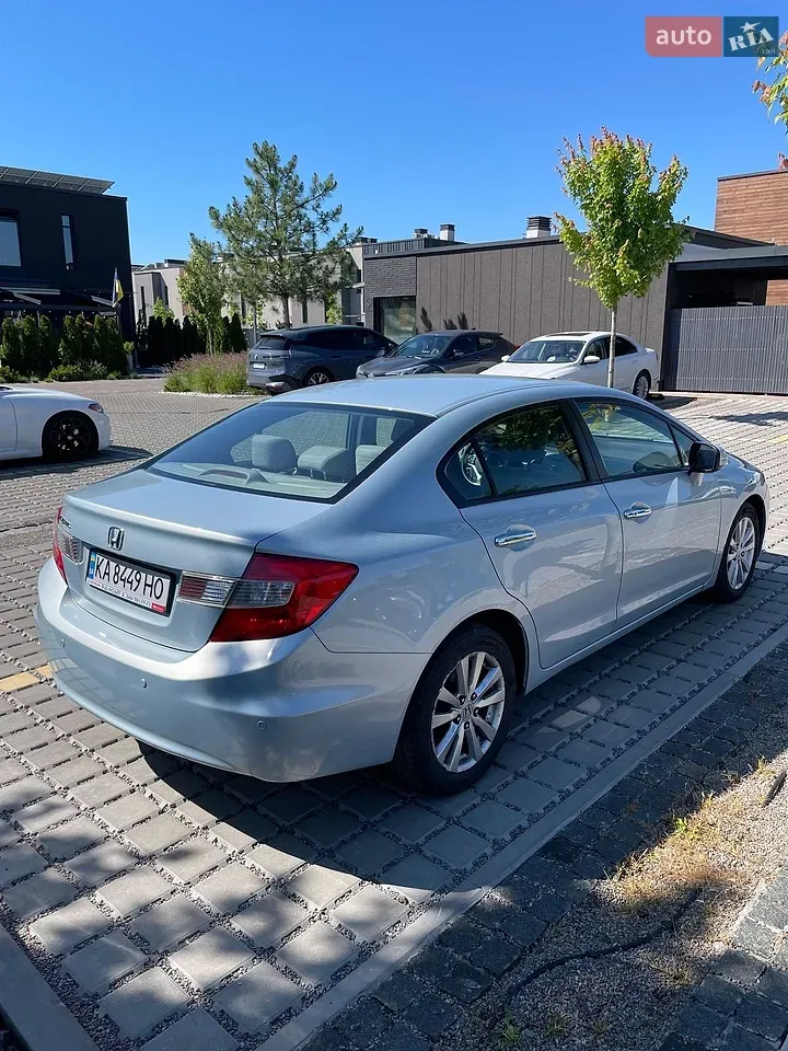 Honda Civic 2012 photo 4