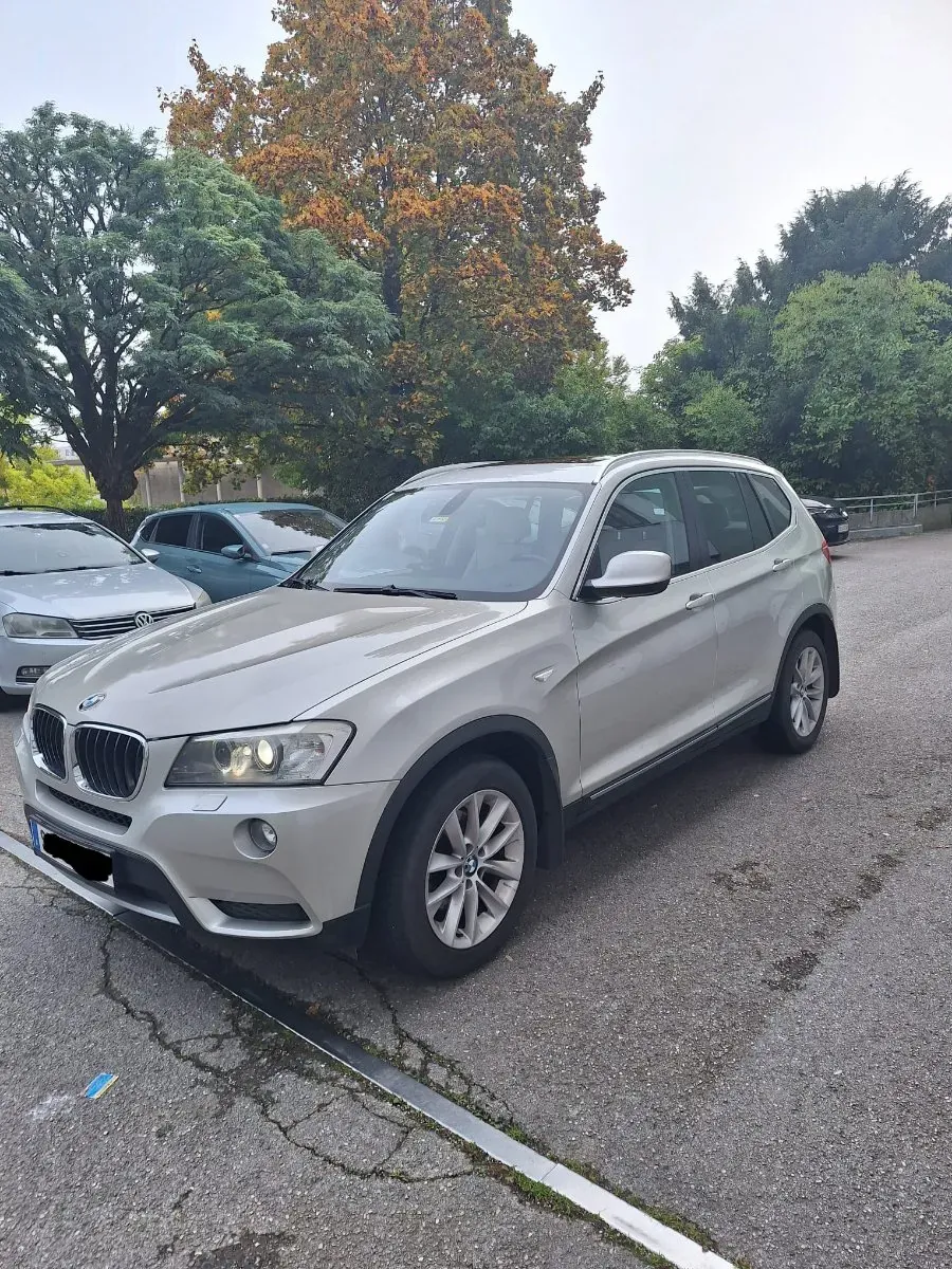 BMW X3 2011 photo 2