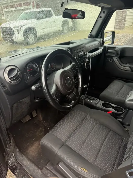 Jeep Wrangler 2011 photo 4