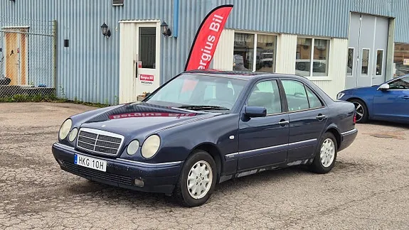Mercedes-Benz E230