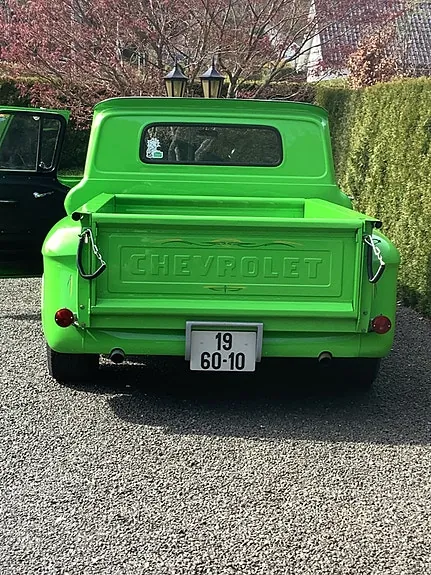 Chevrolet C10 1960 photo 2