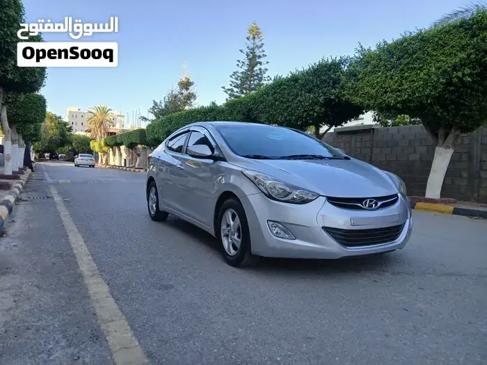 Hyundai Elantra 2012 photo 2