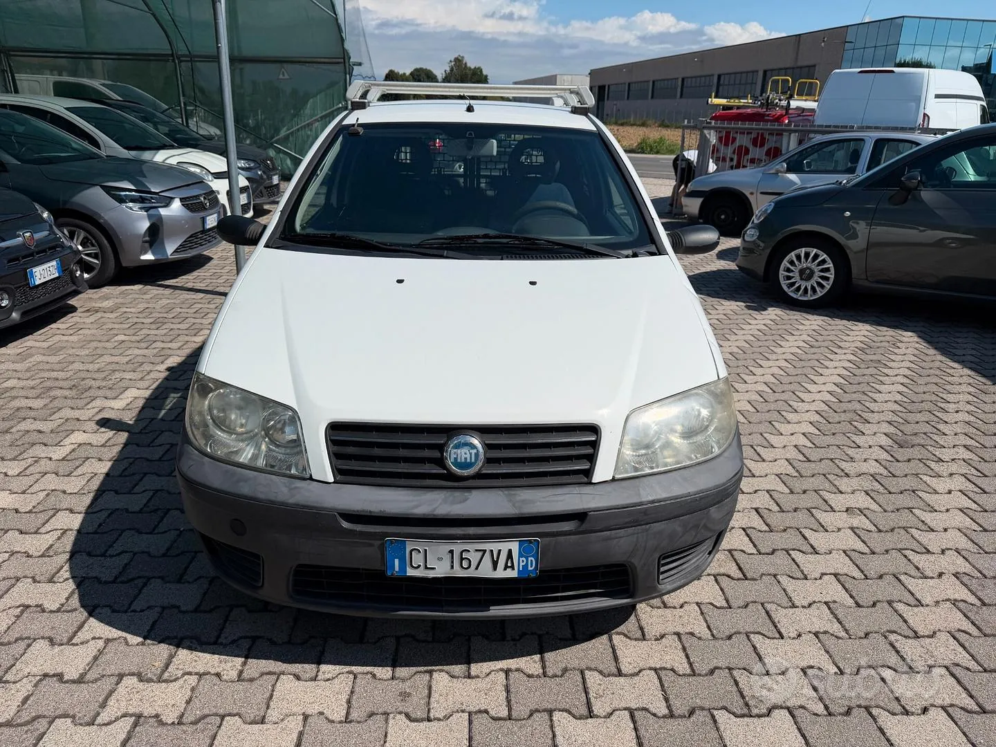 Fiat Punto 2004 photo 2
