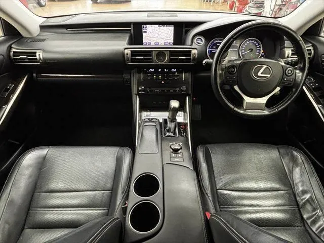Lexus Is300H 2013 photo 4
