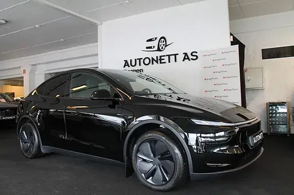 Tesla Model Y 2026 photo 4