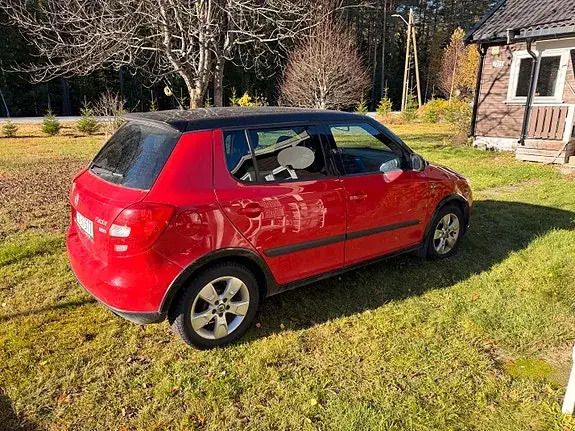 Skoda Fabia 2012 photo 2