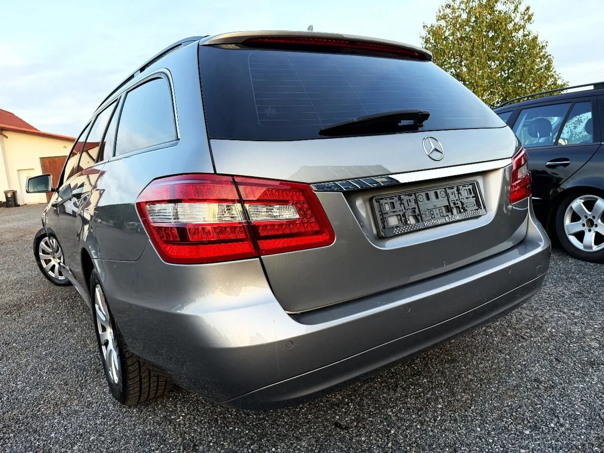 Mercedes-Benz E-Class 2010 photo 4