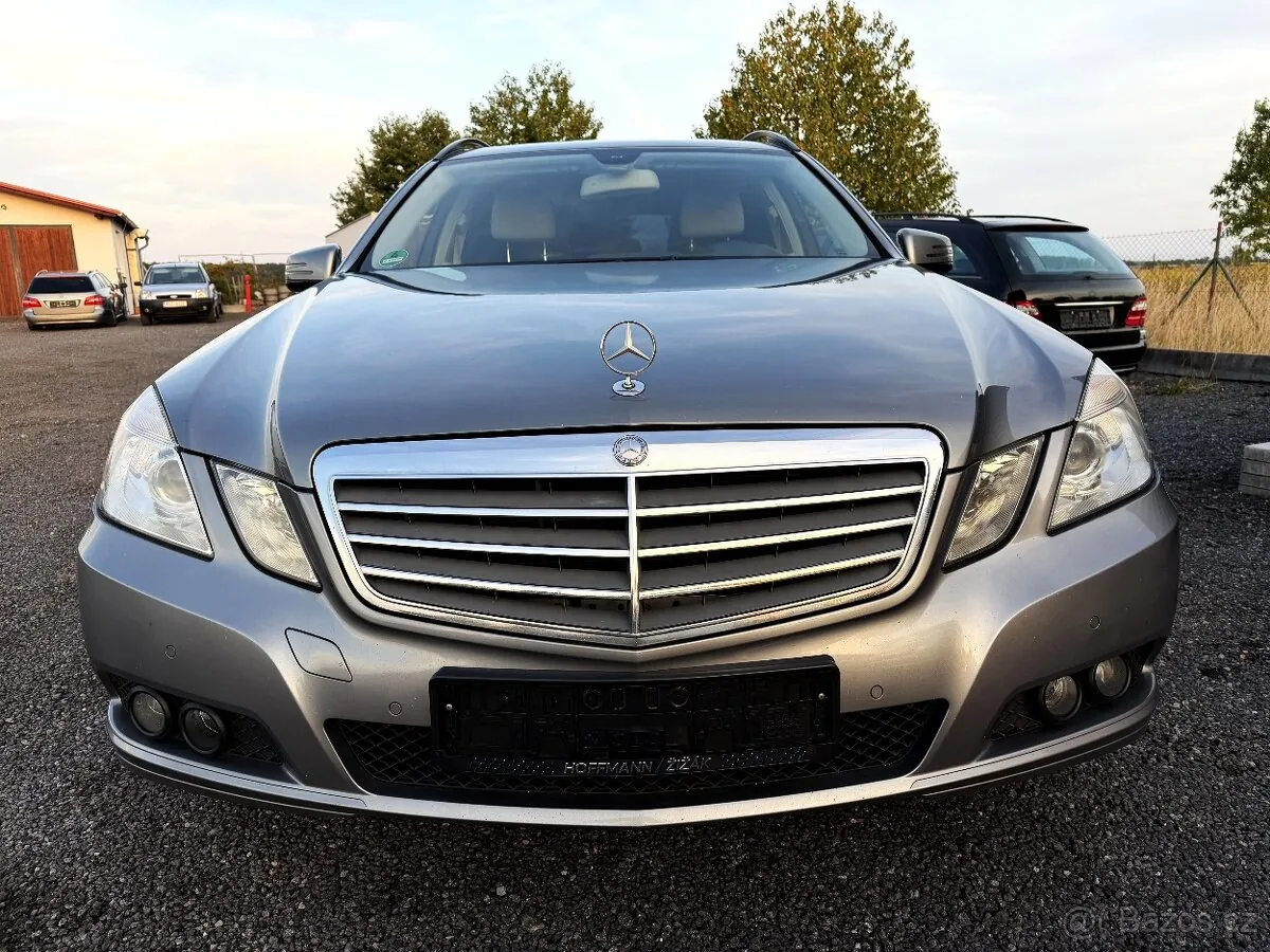 Mercedes-Benz E-Class 2010 photo 2