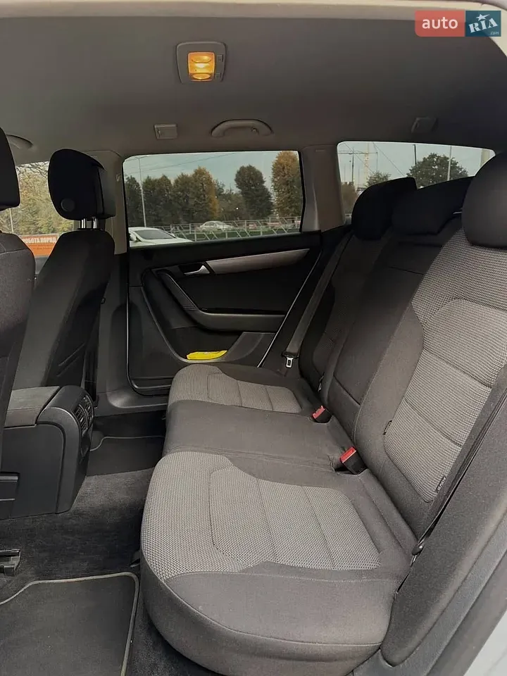 Volkswagen Passat 2012 photo 4