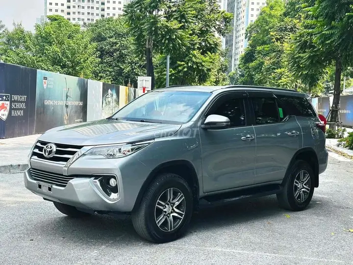 Toyota Fortuner 2018 photo 2