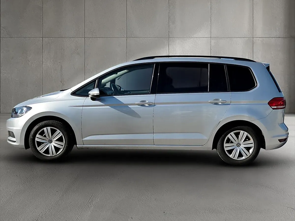 Volkswagen Touran 2023 photo 3