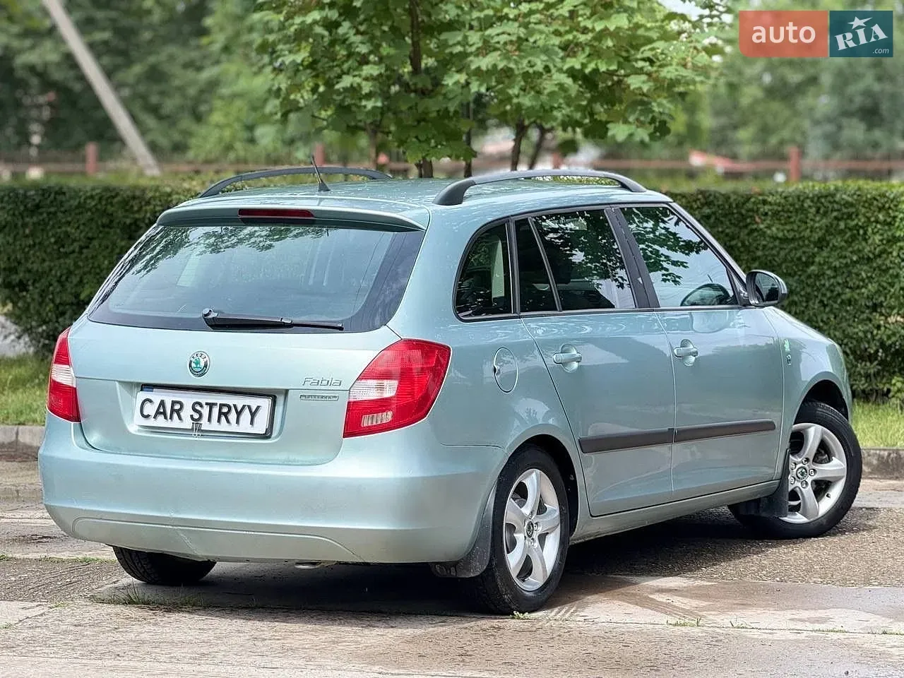 Skoda Fabia 2011 photo 4
