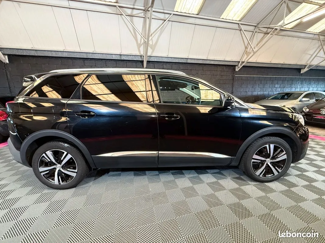 Peugeot 5008 2018 photo 2