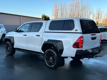 Toyota Hilux 2023 photo 4