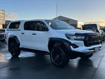 Toyota Hilux 2023 photo 3