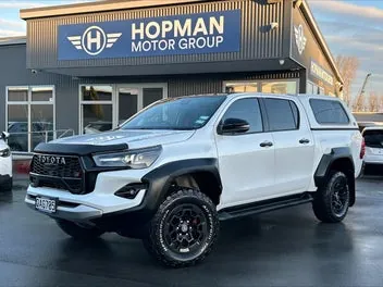 Toyota Hilux 2023 photo 2