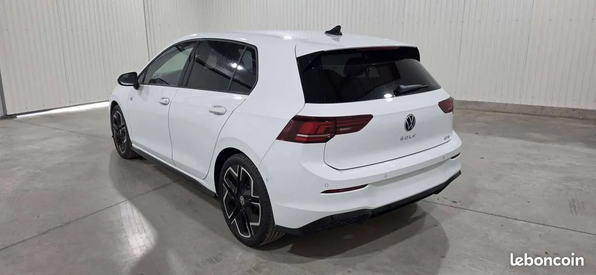 Volkswagen Golf 2026 photo 3