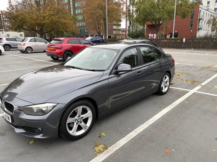 BMW 3 Series 2012 photo 3