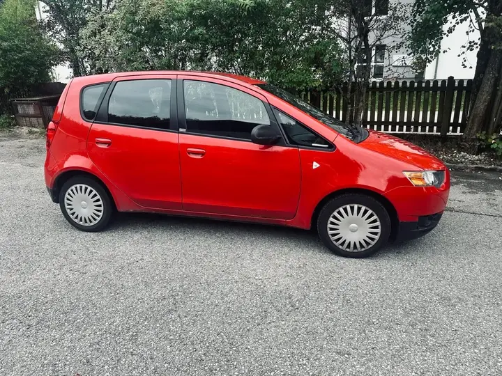 Mitsubishi Colt 2010 photo 2