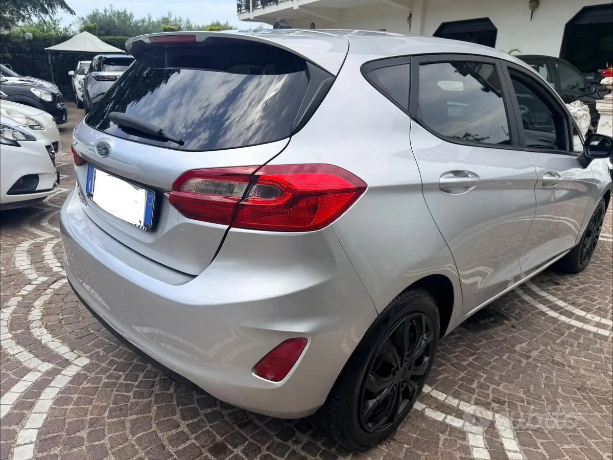 Ford Fiesta 2019 photo 2