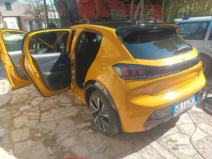 Peugeot 208 2022 photo 5