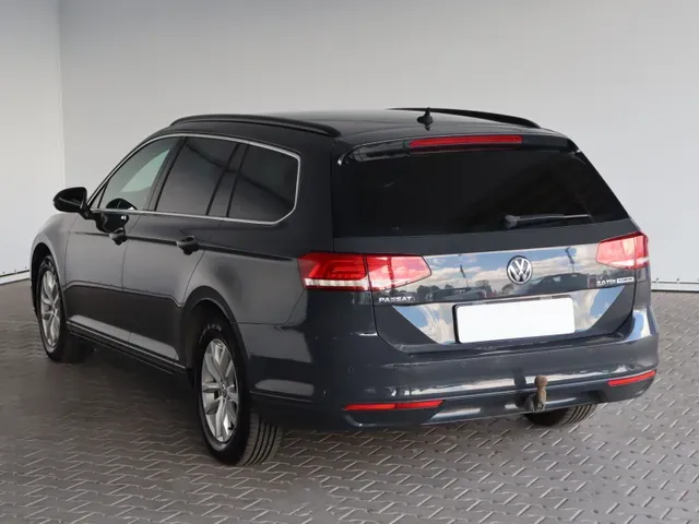 Volkswagen Passat Variant 2017 photo 3